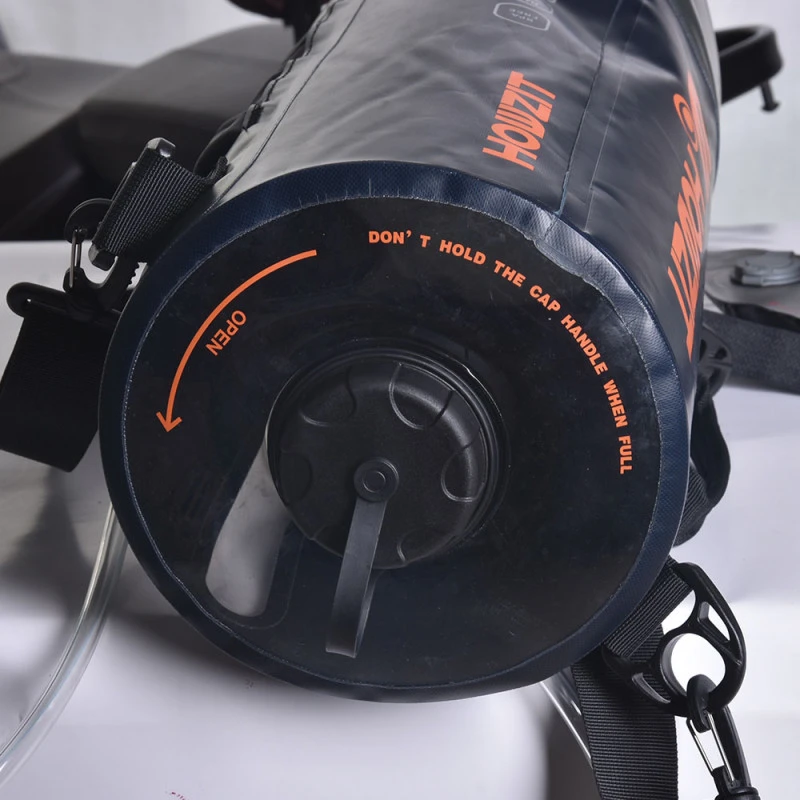 DOUCHE SOLAIRE A PRESSION HOWZIT 12L THERMOMETRE INCLUS 3 DOUCHE SOLAIRE A PRESSION HOWZIT 12L THERMOMETRE INCLUS – Image 3