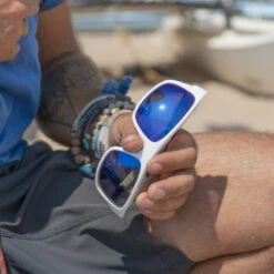 LUNETTES DE SOLEIL VERRE POLARISÉ CREW IRISCO BLANC -Minn Kota Soldes Magasin lunettes de soleil verre polarise crew irisco blanc 2